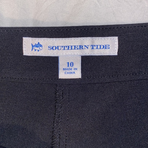 Southern Tide Jourdan Solid Perf Skort - Picture 5 of 5